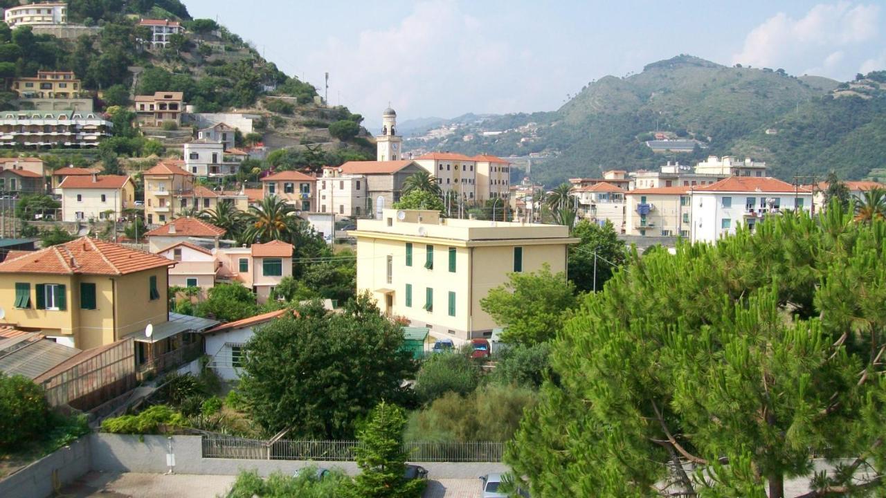 Appartamento Riviera Trilocale Wifi E Parcheggio Privato Ventimiglia Kültér fotó