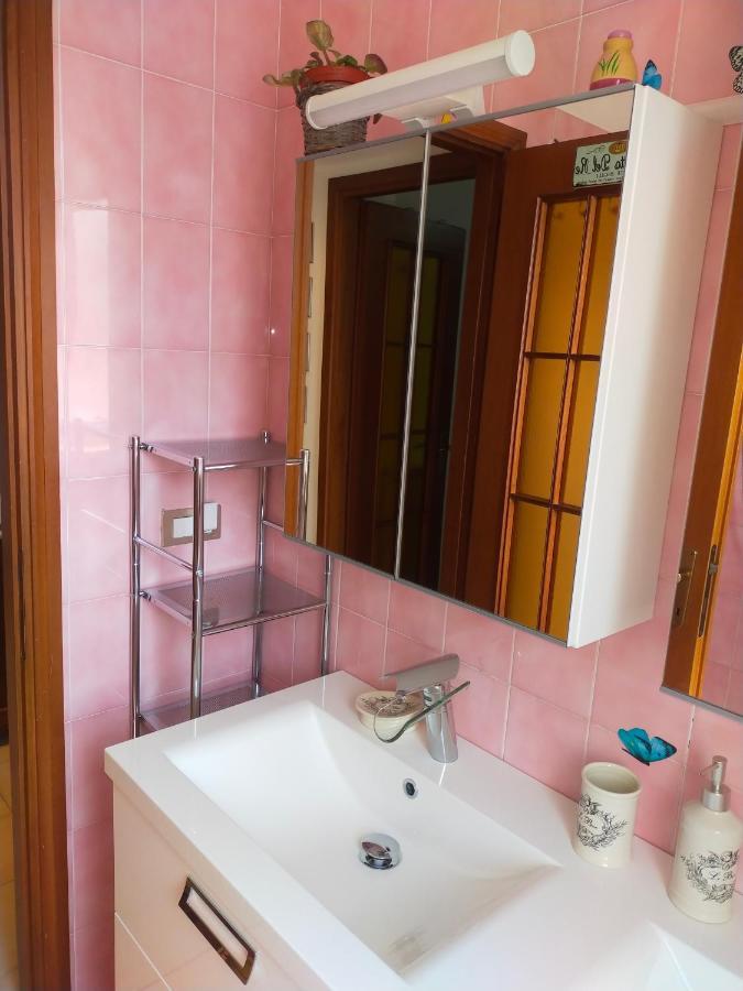 Appartamento Riviera Trilocale Wifi E Parcheggio Privato Ventimiglia Kültér fotó
