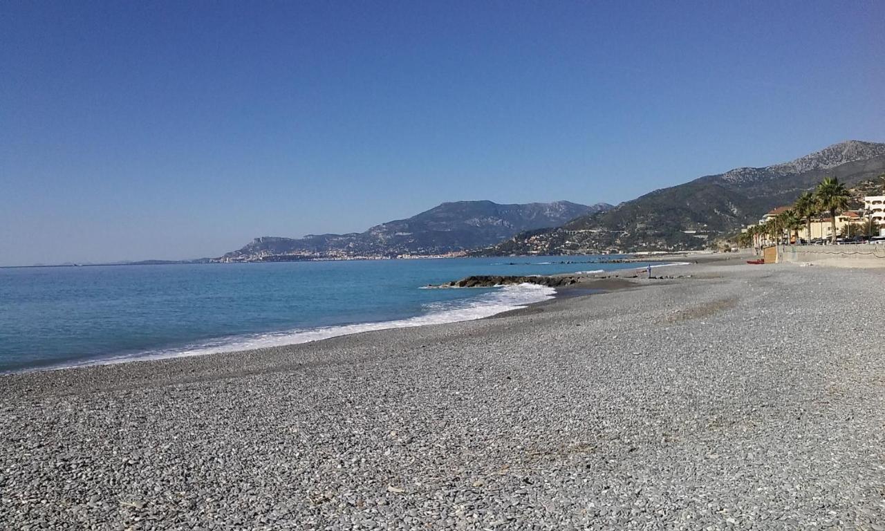 Appartamento Riviera Trilocale Wifi E Parcheggio Privato Ventimiglia Kültér fotó